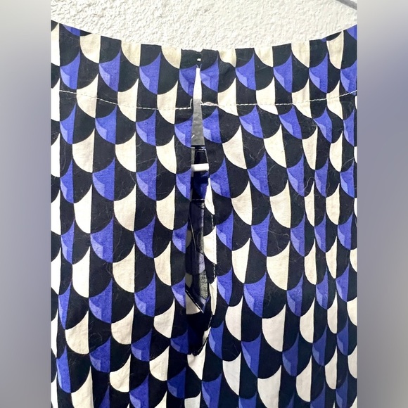 J. Crew Geometric Boxy Cropped Short Sleeve Blouse - Size 4 - Picture 7 of 9